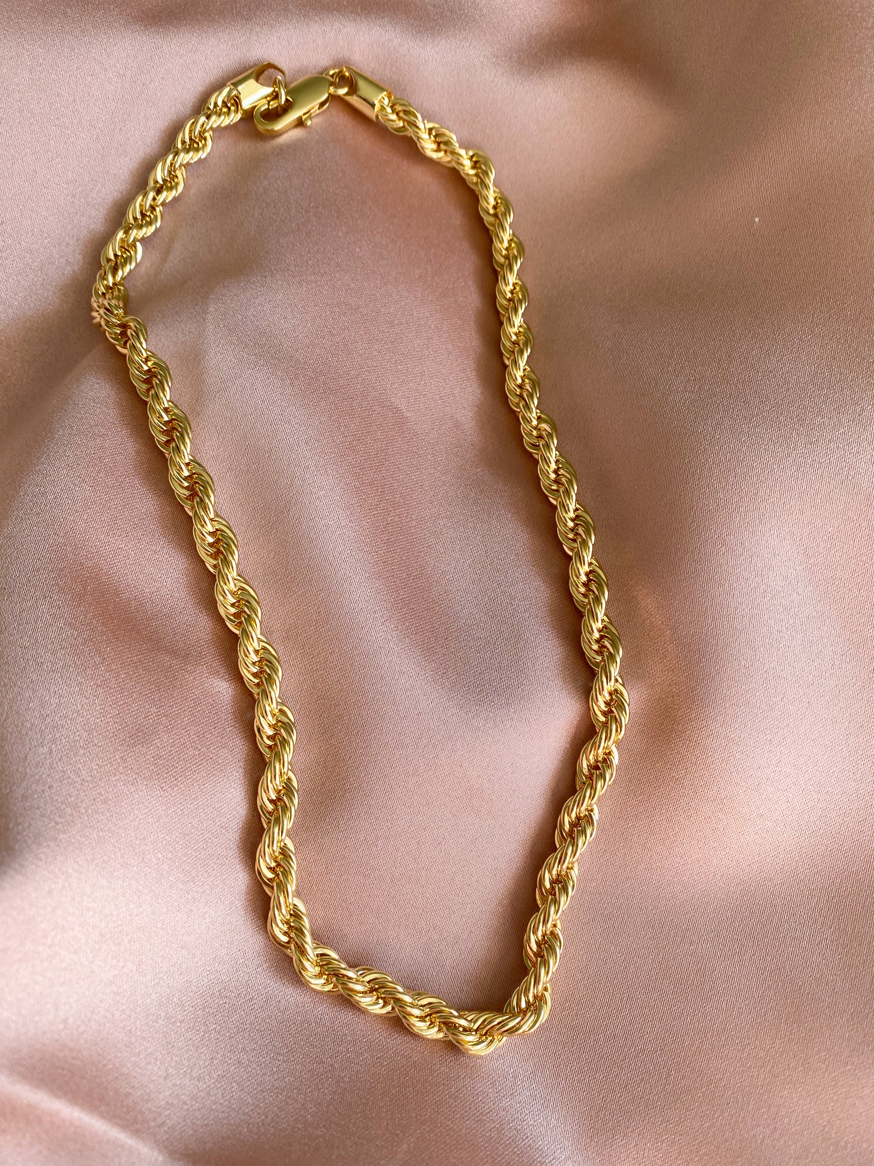 Nalia necklace